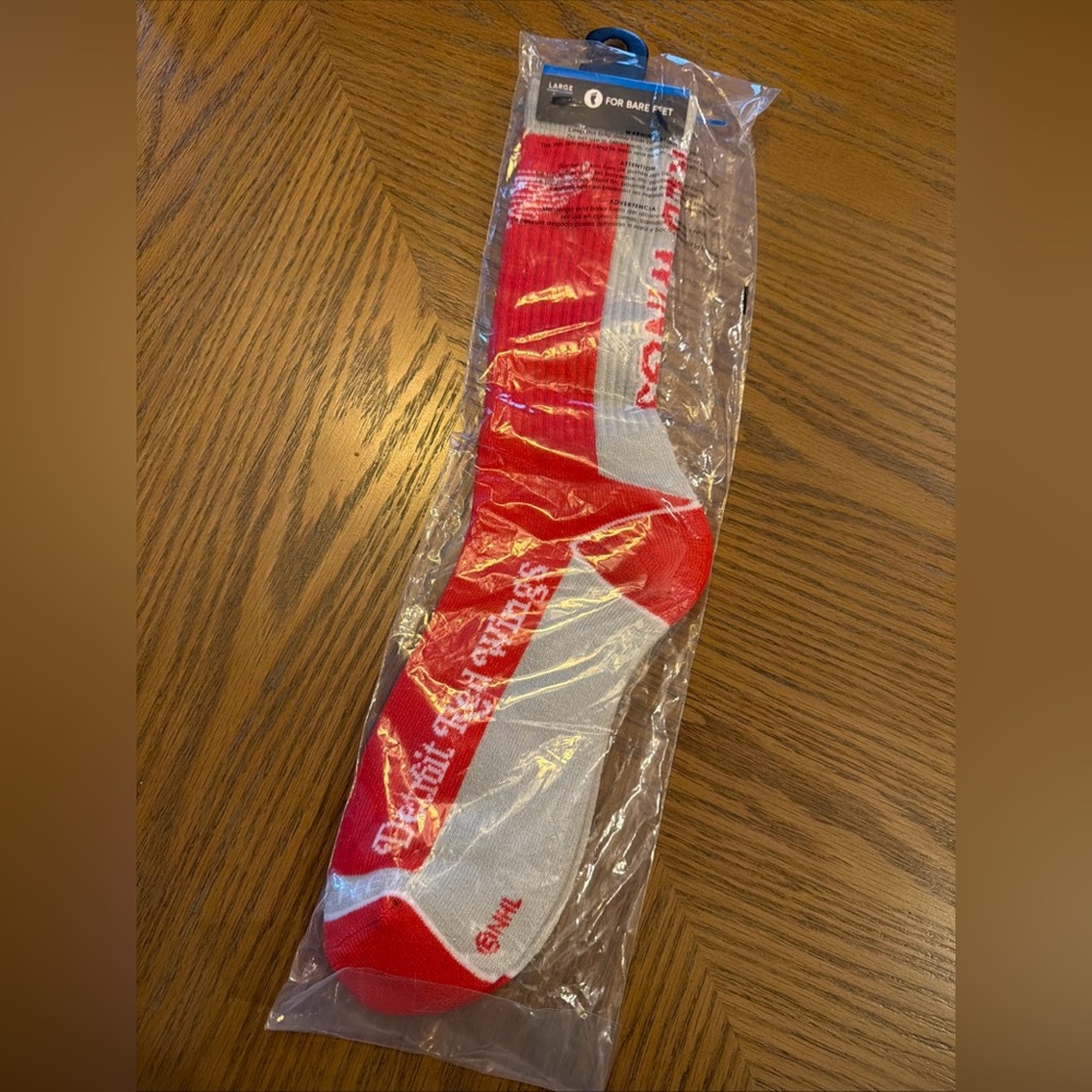 NHL Detroit Red Wings Socks NEW